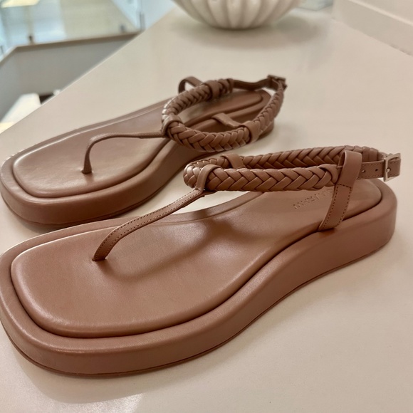 NEW GIA BORGHINI x RHW Flat Hazelnut (Nude/Tan) Leather Thong Sandal Size 37 - Picture 2 of 12